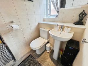 En-suite:- click for photo gallery